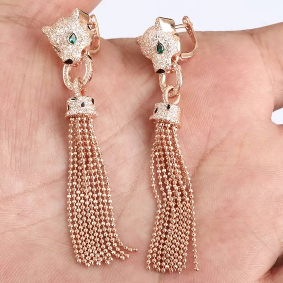 Dazzling white sapphire & Emerald leopard earrings - Picture 2 of 4